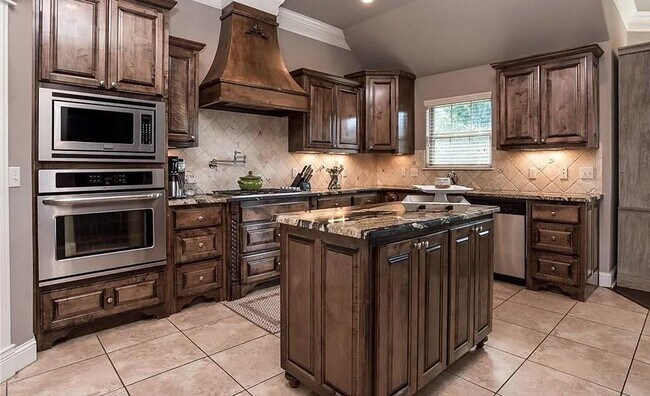 Building Photo - 3403 SW Crosswinds Blvd