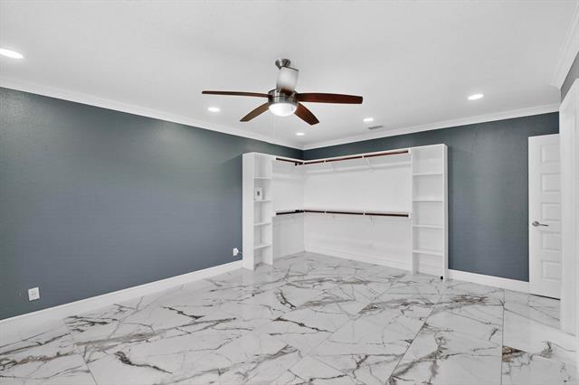 Building Photo - 4006 Mayflower Dr