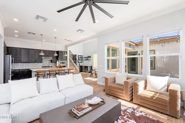 Building Photo - 1555 E Ocotillo Rd