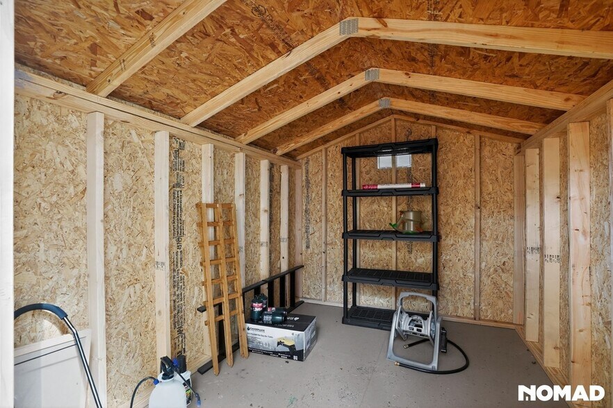 Building Photo - 4206 Pine Ln