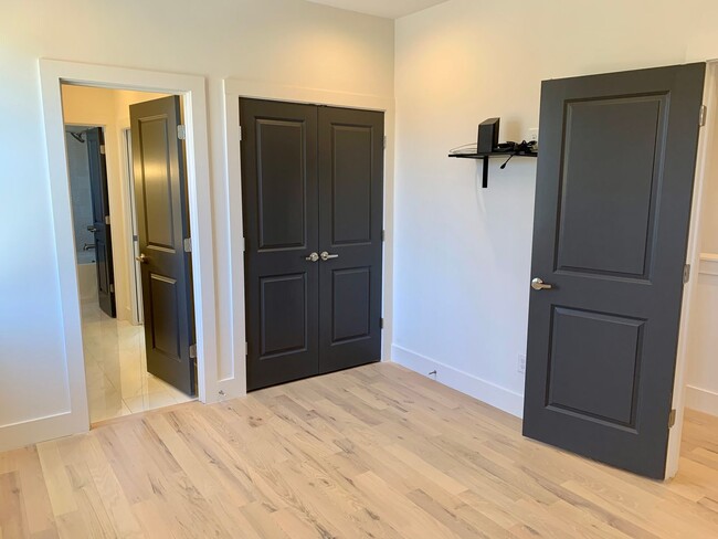 Building Photo - 4 Bed 3.5 Bath in Edgefield Home