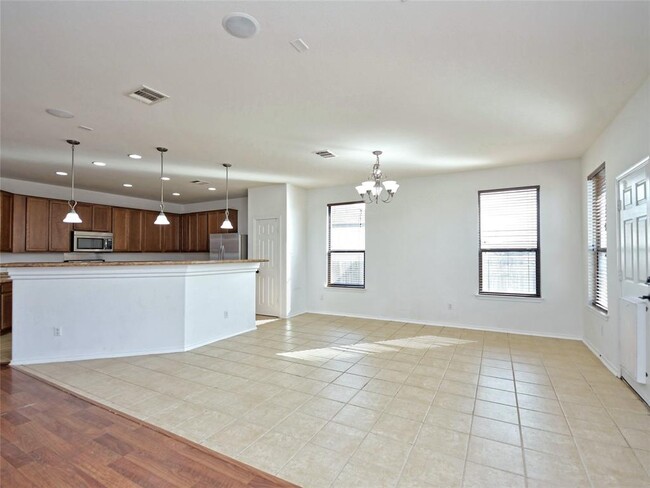 Building Photo - 501 Willow Walk Dr
