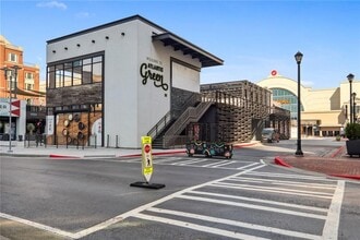 Building Photo - 70-73 500