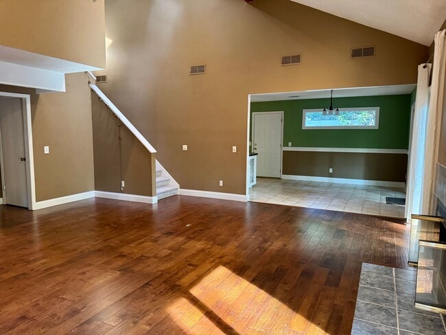 Building Photo - Classic Three Bedroom Home in Hilton Head ...