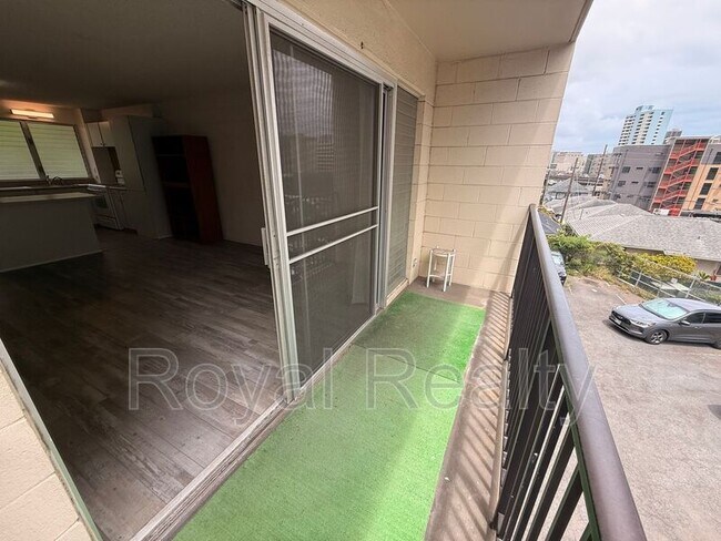 Building Photo - 1099 Green St