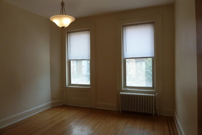 Building Photo - 824 Garden St
