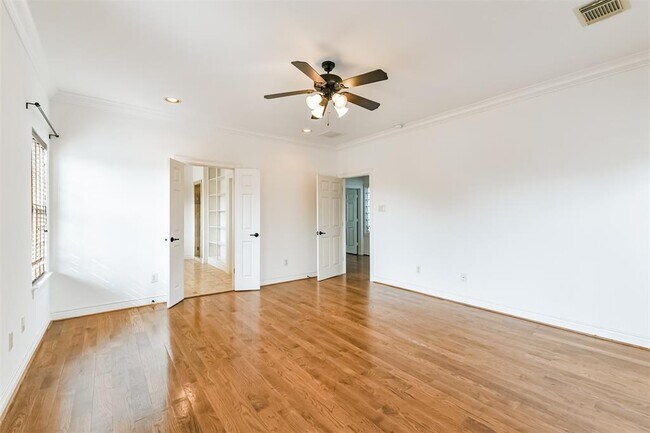 Building Photo - 1529 Rosewood St