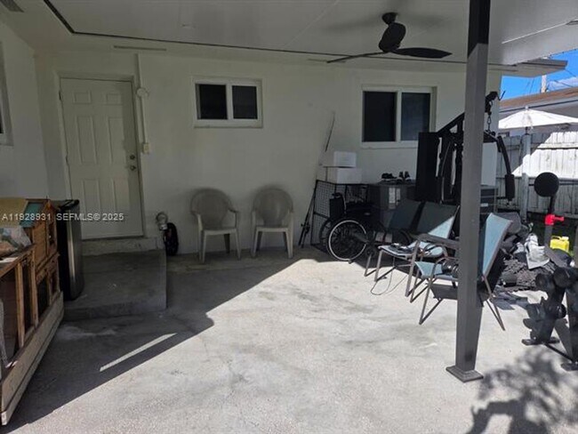 Building Photo - 9228 SW 37th St