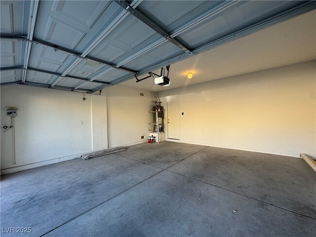 Building Photo - 9019 Winchester Ridge St