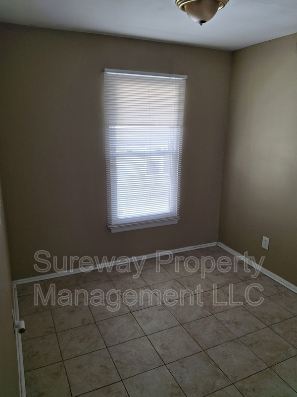 Building Photo - 12 W Wayne Terrace