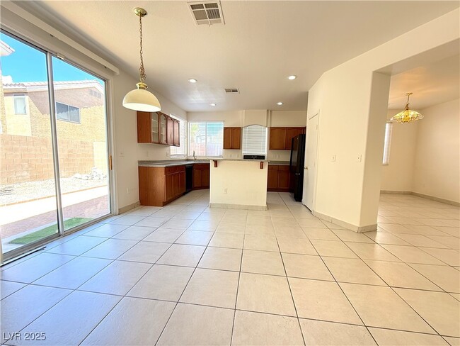 Building Photo - 6839 Scarlet Flax St