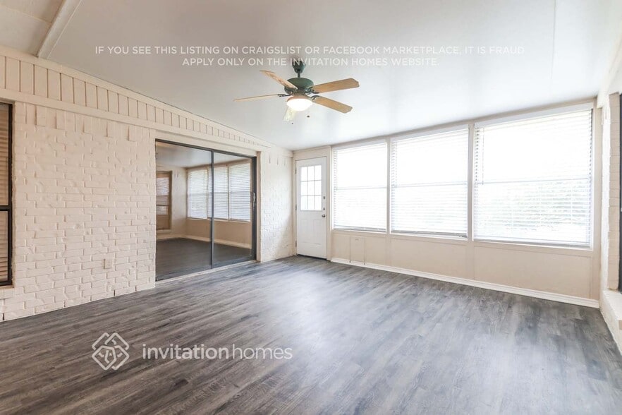 Building Photo - 1717 Brighton Dr