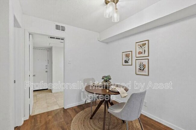 Building Photo - 4800 Northway Dr