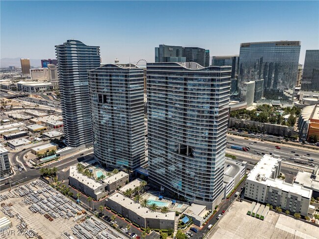 Building Photo - 4525 Dean Martin Dr