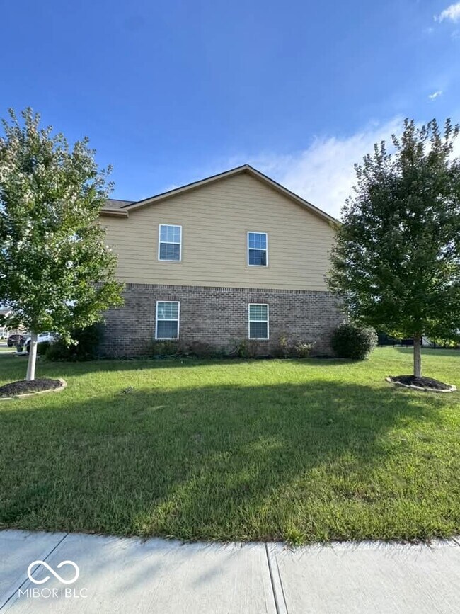 Building Photo - 17706 Arryne Dr E