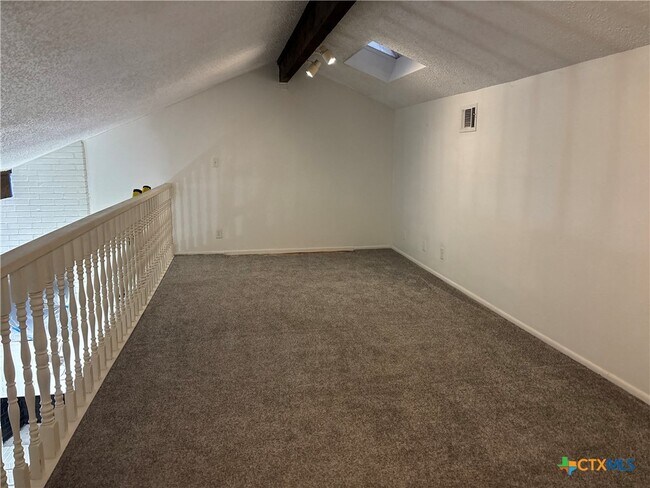 Building Photo - 205 Magdalena Dr