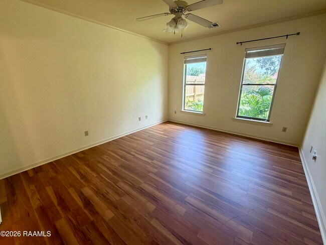 Building Photo - 212 Chevalier Blvd