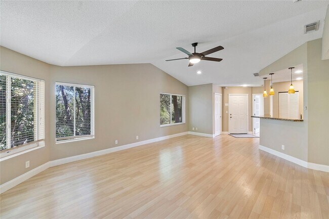 Building Photo - 815 W Boynton Beach Blvd