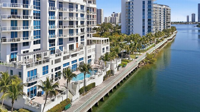 Building Photo - 3030 NE 188th St