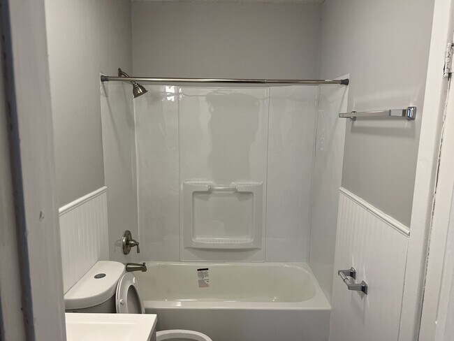 Building Photo - 2908 Madison Ave