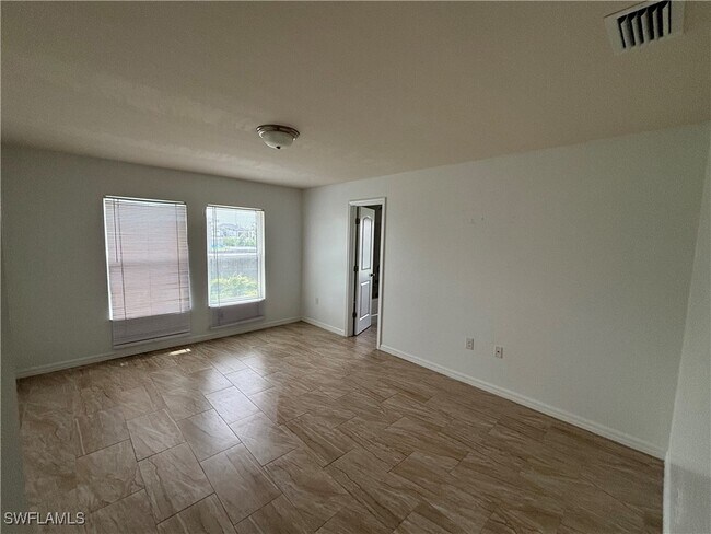 Building Photo - 609 NW 27th Terrace