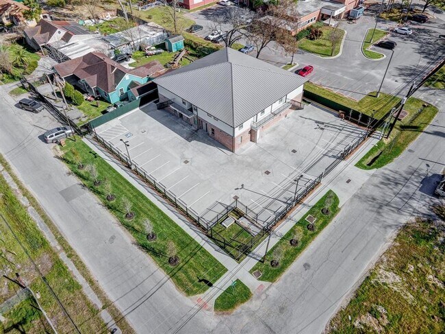 Building Photo - 2906 Berry Rd