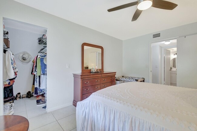 Building Photo - 3492 La Mar Ct