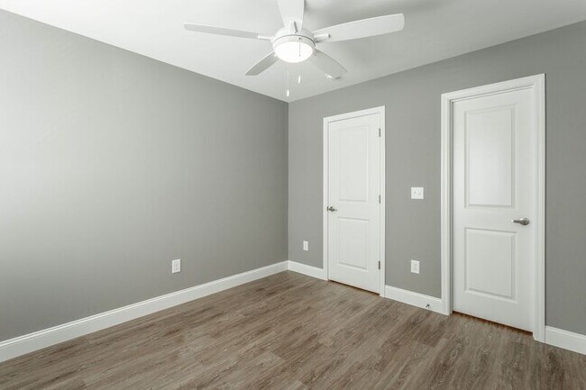 Building Photo - 531 Strong Ave