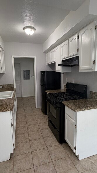 Building Photo - 5169 Pickford St