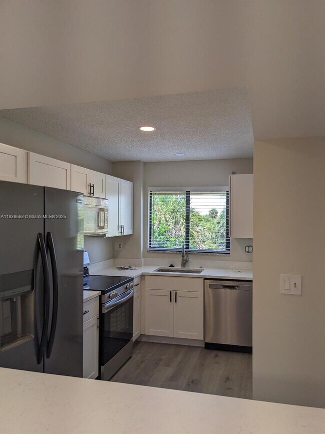 Building Photo - 160 Bella Vista Ct N
