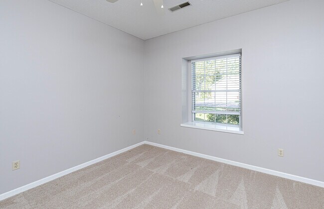 Building Photo - 1416 Whitburn Dr