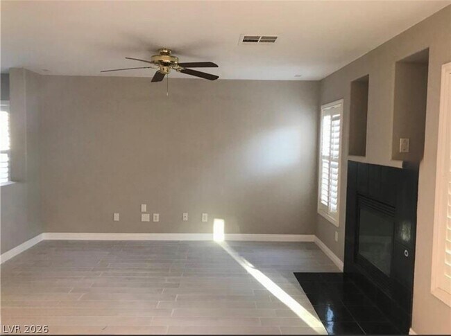 Building Photo - 6473 Blue Iris Ct