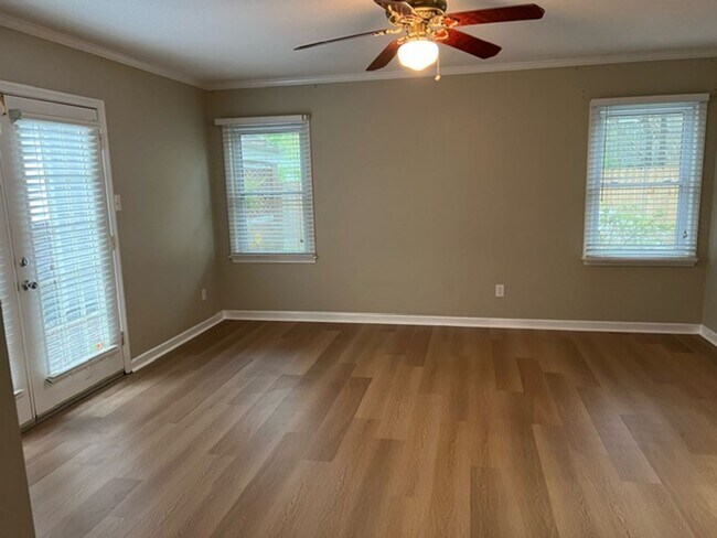 Building Photo - Beautiful Spacious Germantown Home!