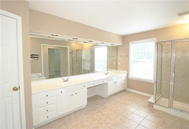 Building Photo - 8155 Cavendish Pl