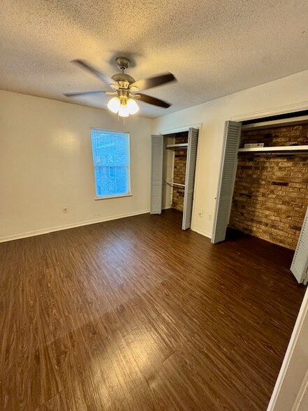 Building Photo - 280 S Hill Ave