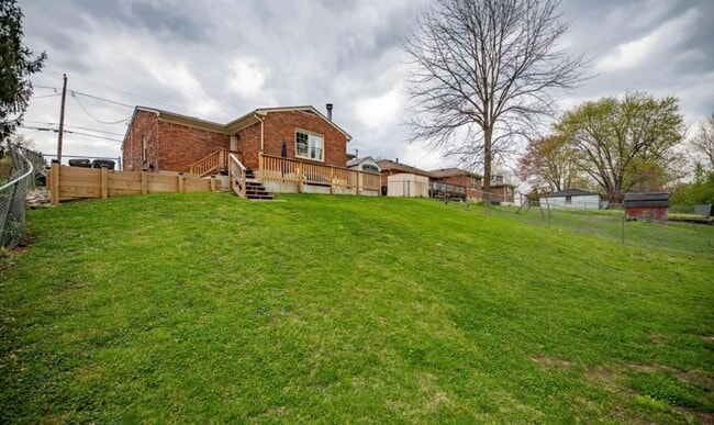 Building Photo - 3BR/2BA Home w/Finished Basement for Rent in Jtown!