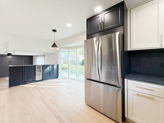 Building Photo - 3103 N Wilshire Ln