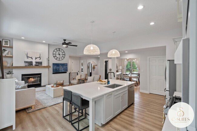 Building Photo - 1709 NW 33rd Pl