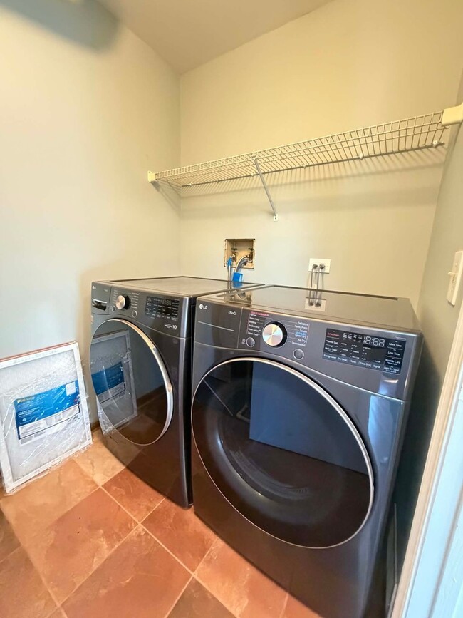 Building Photo - 1268 Old Mill Ln