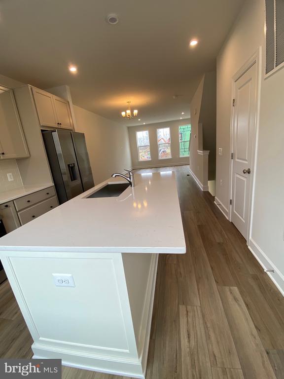 Building Photo - 600 Watermans Dr