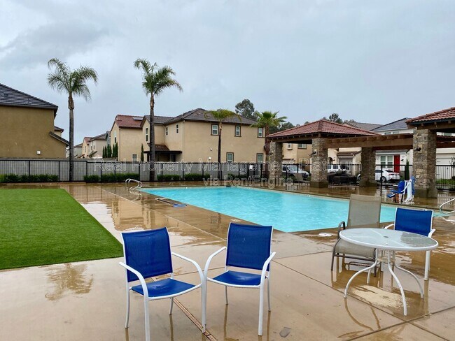 Building Photo - 3704 Savant Ln