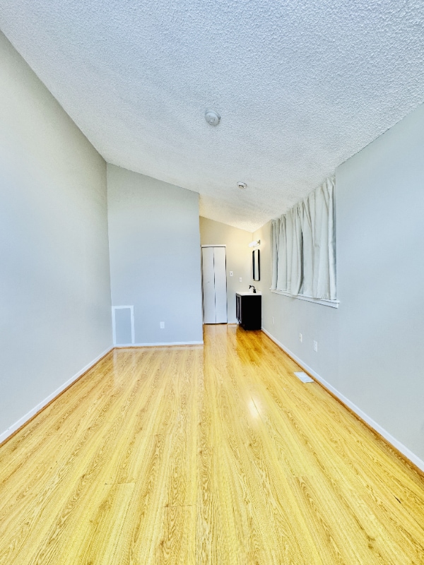 Building Photo - 1514 Roberts Way