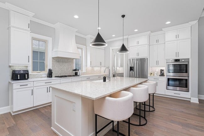 Building Photo - 6096 Deer Bluff Pl