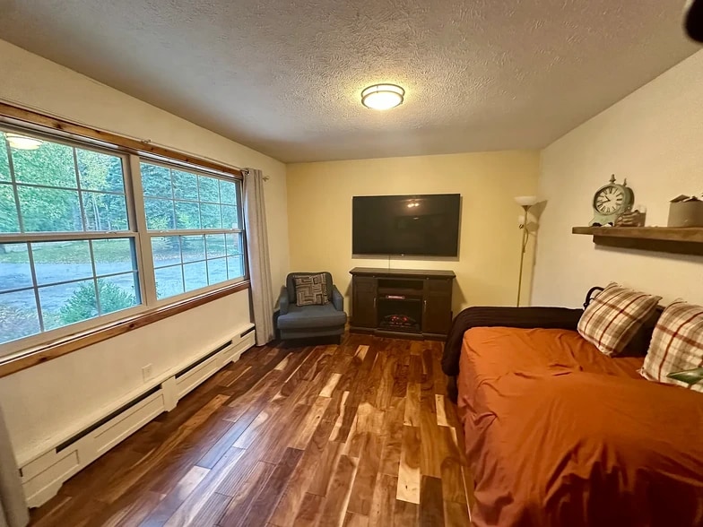 Building Photo - 2943 N Reynolds Rd