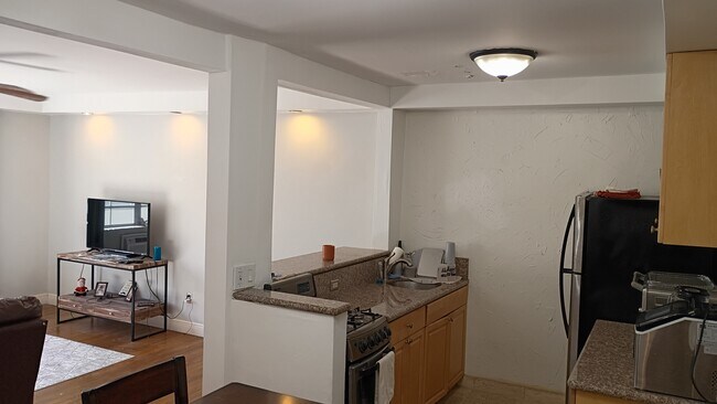 Building Photo - 1616 Michigan Ave