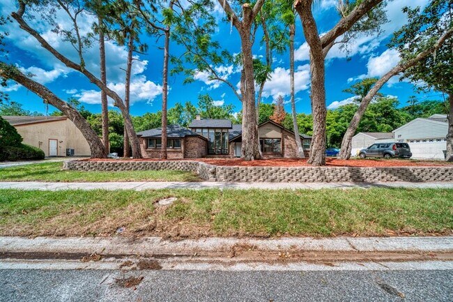 Building Photo - 1542 Sugarwood Cir