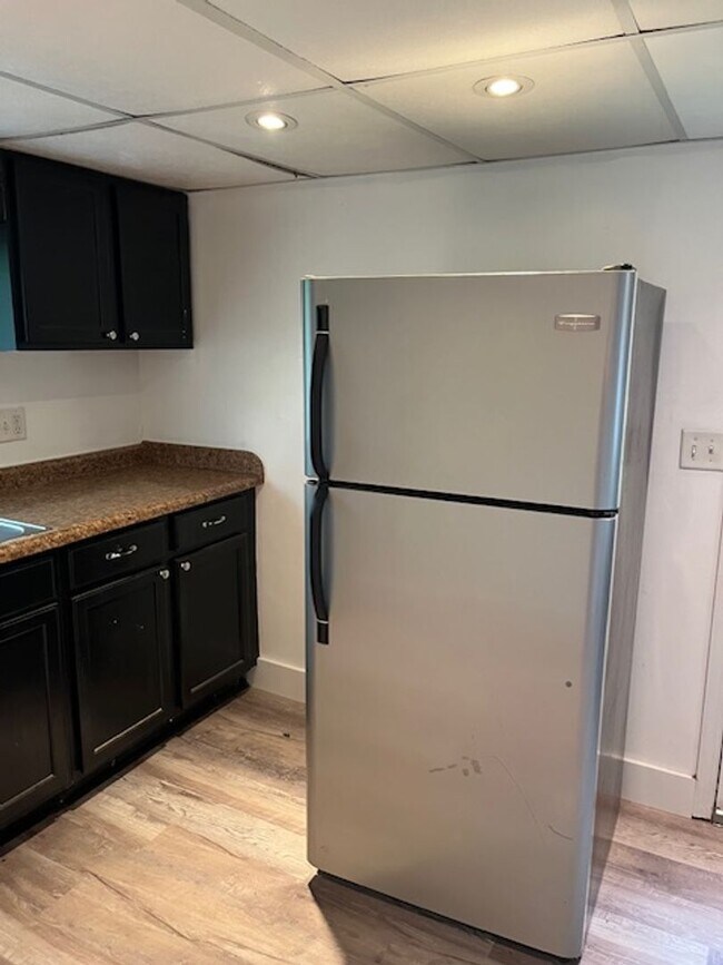 Building Photo - Charming 2-Bedroom Home Near Switchyard Park – Available August!