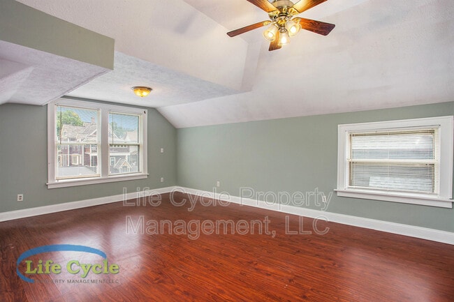 Building Photo - 248 Henry Ave SE