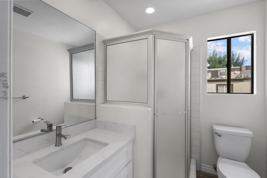 Building Photo - 7650 Topanga Canyon Blvd