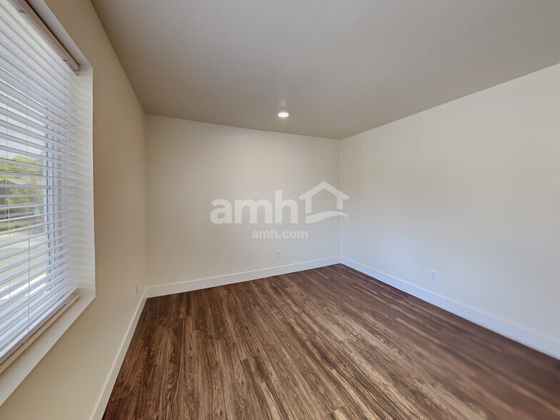 Building Photo - 12722 81st Ave Ct E